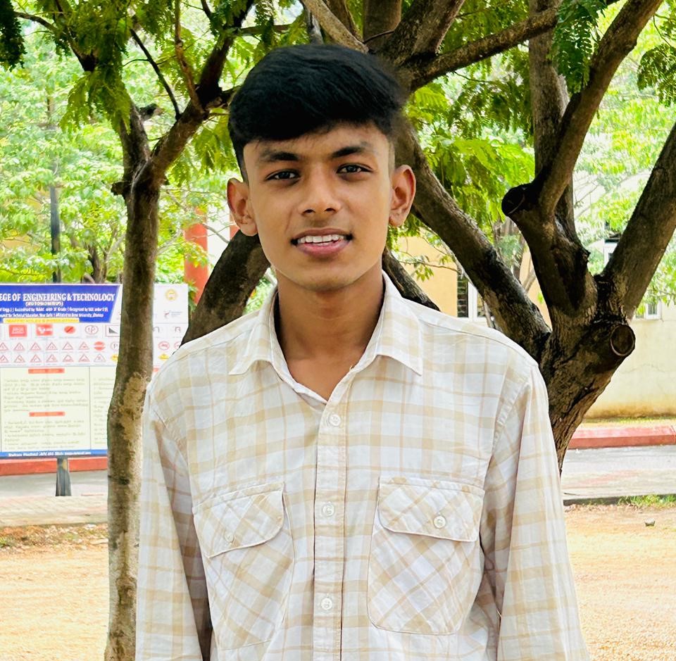 WhatsApp Image 2025-04-22 at 17.58.08_9be4d09e.jpg